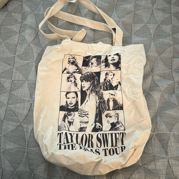 Taylor Swifts The Eras Tour VIP Tote Bag - Picture 1 of 2
